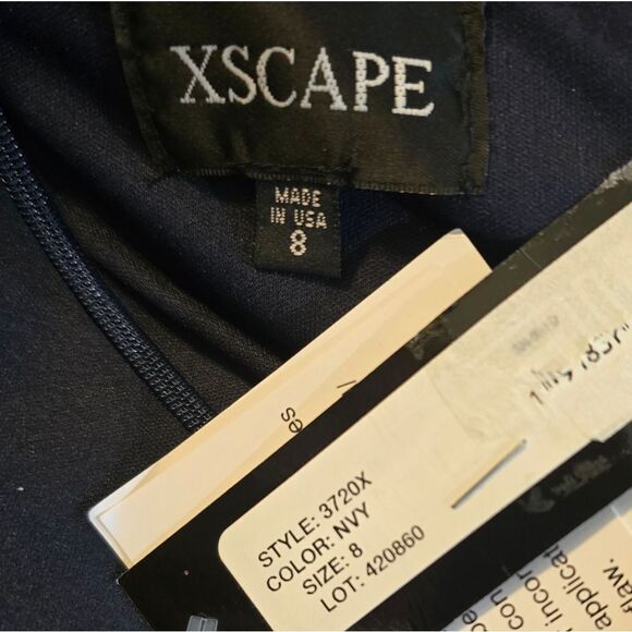 XSCAPE Melanie 3D Floral Sleeve Scuba Crepe Gown NWT size 8 Navy Blue - Picture 6 of 6